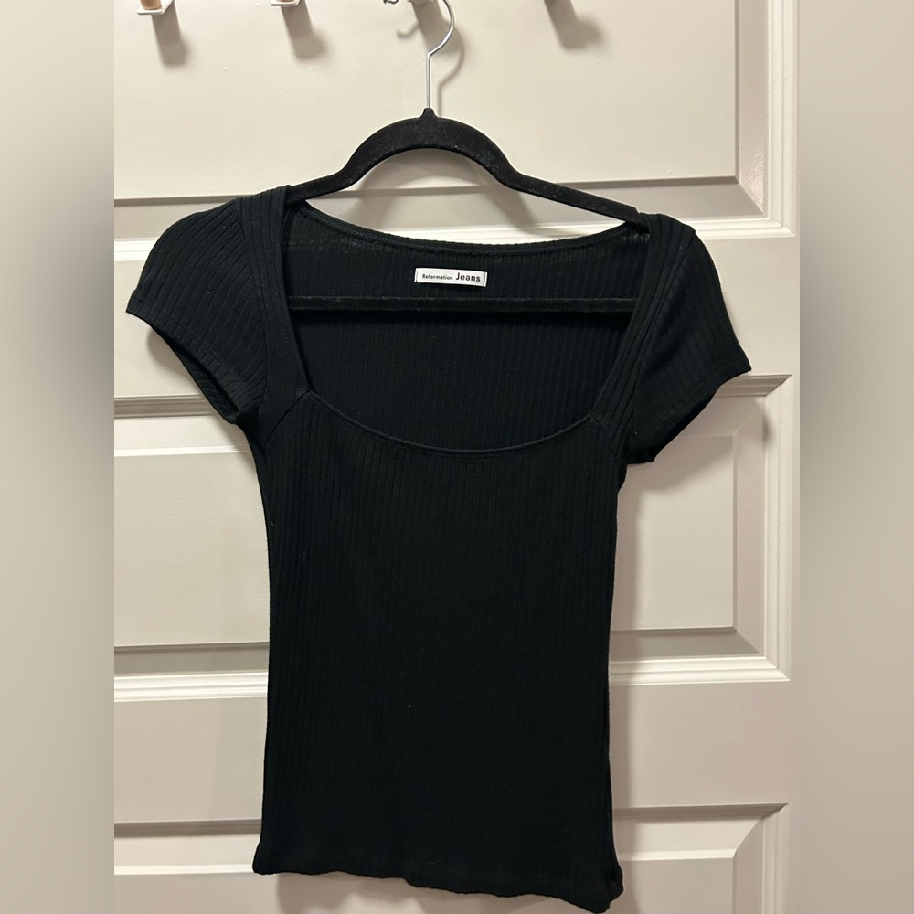Reformation Black Ribbed Scoop-Neck Short Sleeve Tee
